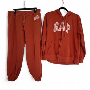 GAP Women’s Sweatsuit Matching Set